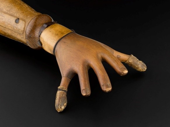 1906 Prosthetic arm made for a pianist